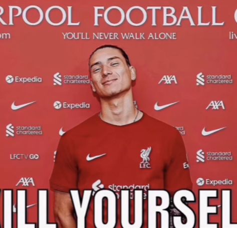 Darwin Nunez Funny, Darwin Nunez Pfp, Liverpool Funny, Liverpool Memes, Funny Football Pictures, Football Lines, Soccer Images, Darwin Nunez, Football Jokes