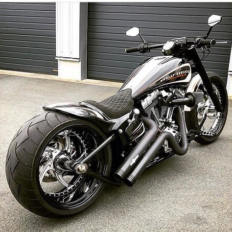 Custom Harley Davidson - 24/7 on Instagram: “👍🏻👍🏻👍🏻 or 👎🏻👎🏻👎🏻 ? • ➡️ TAG the owner ⬅️ • You own a really special & highly customized Harley Davidson the world needs to see? TAG us 👉🏻…” Motocykle Harley Davidson, Harley Davidson Breakout Custom, Brand Rings, Harley Davidson Breakout, Xe Ducati, Мотоциклы Harley Davidson, Custom Motorcycles Harley, Harley Davidson Baggers, Custom Street Bikes