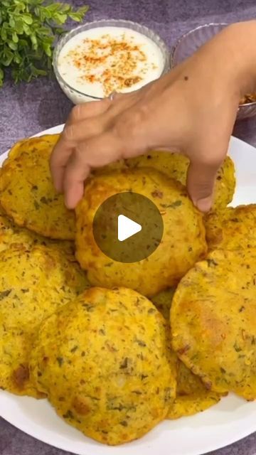 Flavours Of Vadodara on Instagram: "Aloo Puri 
#VIRALRecipes #RecipeTrends #CookingHacks #TrendingIngredients #CulinaryInnovations #InternetCraze  #AlooPuri #IndianFood #Homemade #Vegetarian #Recipe #Cooking #Foodie #Yummy #Delicious #EasyRecipe #HealthyEating #ComfortFood" Aalu Puri Recipe, Aloo Puri Recipe, Peanut Chutney, Food Reels, Puri Recipe, Puri Recipes, Recipes Veg, Gujarati Food, Break Fast