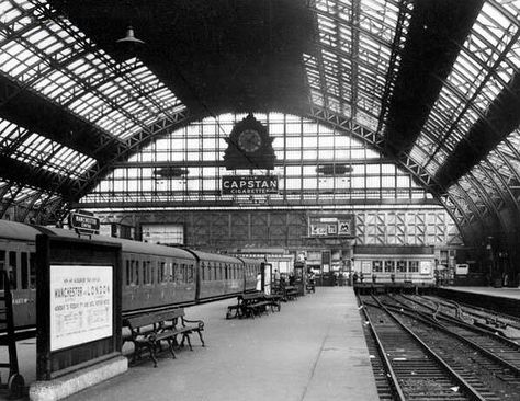 Manchester Central station I Love Manchester, Manchester Central, Disused Stations, Old Train Station, Steam Railway, British Railways, Interesting Pictures, Electric Train, Old Train