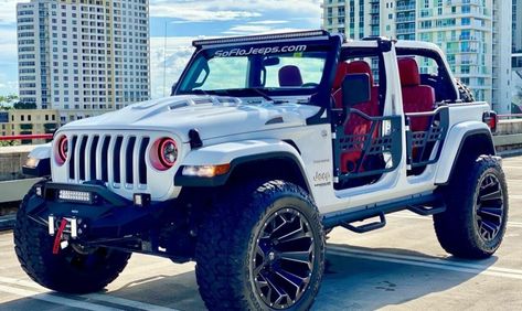 Jeep Wrangler White, Jeep Wrangler Custom, 2020 Jeep Wrangler, Jeep Sahara, Jeep Things, Luxury Cars For Sale, Head Quarters, Jeep Wrangler For Sale, White Jeep