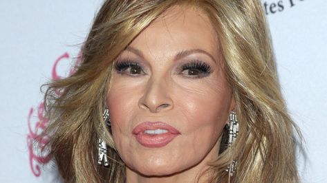 Actor Raquel Welch, best known for her role in the "Fantastic Voyage," died at 82 years old on February 15.Her family confirmed she was ill before she died. Rachel Welch, Anti Aging Diet, Fantastic Voyage, Raquel Welch, February 15, Meryl Streep, Mens Health, Entertainment Industry, In Hollywood