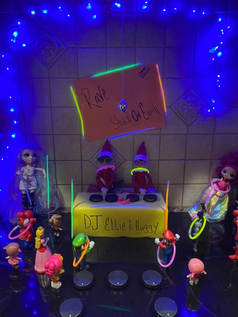 Dj Elf On The Shelf, Elf On The Shelf Disco Party, Extravagant Elf On The Shelf Ideas, Elf On The Shelf Taylor Swift Ideas, Elf On The Shelf Taylor Swift, Welcome Back Elf On The Shelf, Elf On The Shelf Party, Alien Elf, Elf On The Shelf Funny