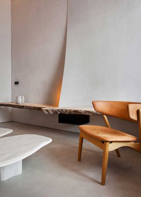 Wabi Sabi Interior Design, Wabi Sabi Interior, Minimal Interior, Minimalist Interior Design, Zaha Hadid, Minimalist Interior, Window Seat, Dining Rooms, Wabi Sabi