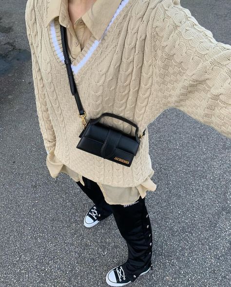 Jacquemus Bag Outfit, Outfits Inspo Aesthetic, Adrette Outfits, Jacquemus Bag, Street Style Bags, Bag Outfit, Aesthetic Look, Causual Outfits, Fall Fits