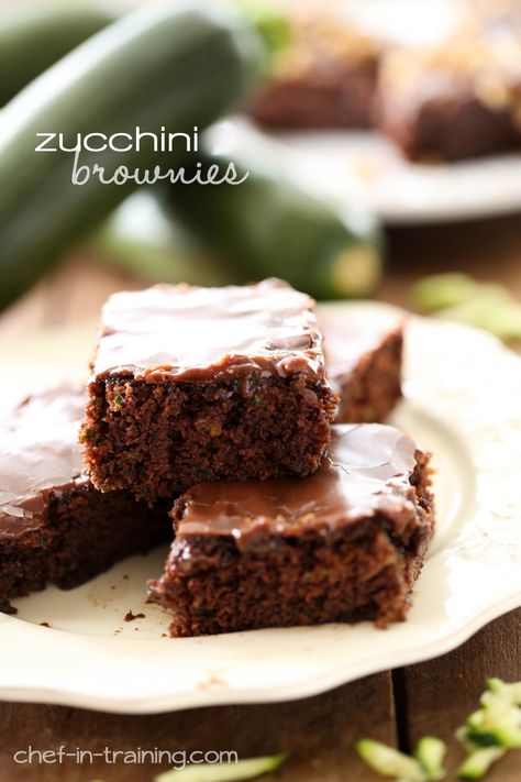 Zucchini Brownies from chef-in-training.com …These brownies are rich, moist, delicious and the perfect way to use up some of that zucchini! Cracker Barrel Copycat Recipes, Cracker Barrel Recipes, Fried Milk, Zucchini Brownies, Cola Cake, Texas Sheet, Texas Sheet Cake, Fudge Frosting, Cooking Chocolate