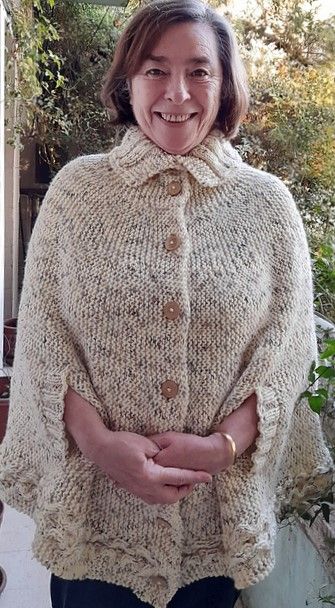 Knitted Capes Capelets And Ponchos, Poncho Knitting Patterns Free, Cape Pattern Free, Cape Au Crochet, Capelet Knitting Pattern, Knitted Cape Pattern, Knitted Throw Patterns, Free Knit Shawl Patterns, Lady Jessica