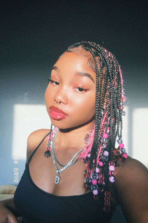 Short Pink Braids With Beads, Shorts Braids With Beads, Braided Beaded Hairstyles, Pink Beads Braids, Natural Braided Hairstyles With Beads, Black Braids With Beads, Braids With Pink Beads, Pink And Black Braids, Short Braids With Beads