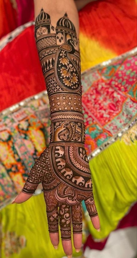 Latest Mehndi Designs Wedding, Bride Mehndi, Wedding Henna Designs, Hand Mehendi, Unique Mehndi, New Bridal Mehndi Designs, Mehndi Designs Bridal Hands, Bridal Henna Designs, Simple Mehndi Designs Fingers