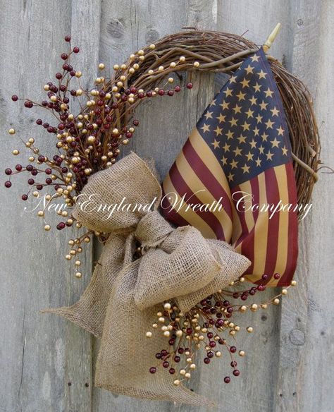 4th Decorations, Western Wreaths, Couronne Diy, Mary Johnson, Americana Wreath, Patriotic Crafts, Seasonal Wreaths, Patriotic Holidays, Patriotic Wreath