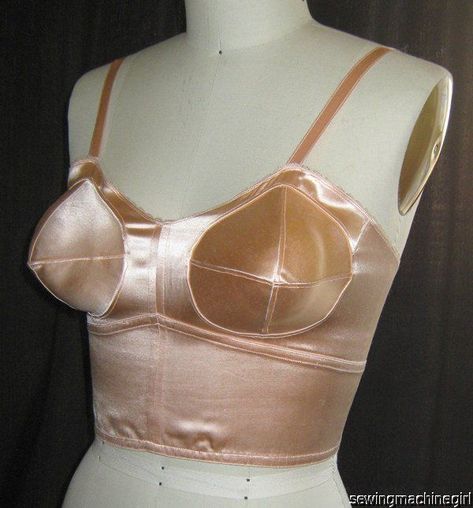 "a dievca's World" Elegant Pintop--- exploring the sensual side of Fashion, Style, submission and Life. Intimates Style, 1940s Lingerie, Beautiful Bras, Forties Fashion, Vintage Sleepwear, 1940s Women, Glamour Decor, Vintage Bra, Bullet Bra