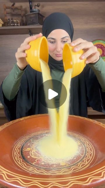 Msemen Recipe, Moroccan Msemen, Chapati Bread, Arabic Desserts, Membentuk Alis, Wheat Bread Recipe, Moroccan Cooking, Anker Tattoo, Arabic Recipes