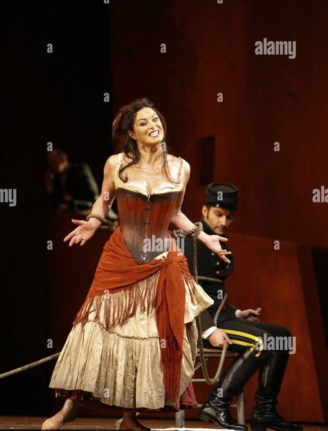 Anna Caterina y Jonas Kaufmann. Carmen Opera Costume, Carmen Opera, Theatre Outfit, Ballet Shows, Jonas Kaufmann, Theater Costumes, Student Aesthetic, Inspo Art, Theatre Costumes