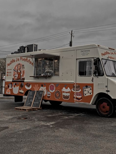 Food Trucks Aesthetic, Aesthetic Food Truck Design, Aesthetic Food Truck, Food Truck Mood Board, Food Festival Aesthetic, Food Truck Vision Board, Trucks Astetic, Aesthetic Ice Cream Truck, Food Truck Aesthetic