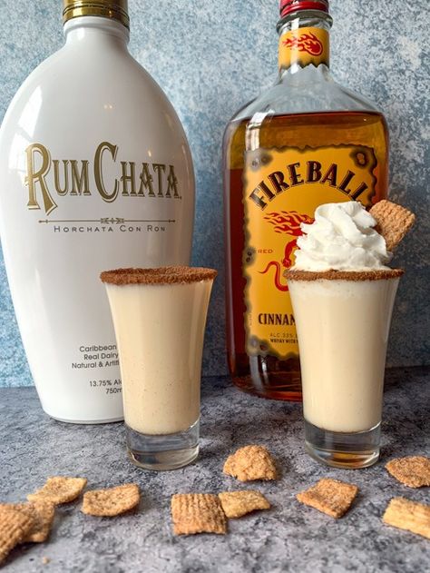 Cinnamon Toast Crunch Shot Recipe Cinnamon Toast Crunch Cocktail Recipe, Rumchata Cinnamon Toast Crunch, Snickerdoodle Drink Alcohol, Cinnamon Toast Drink, Cinnamon Toast Shots, Fireball Rumchata Shots, Cinnamon Toast Crunch Alcoholic Drink, Cinnamon Toast Crunch Drink Cocktails, Cinnamon Toast Crunch Shots Recipe