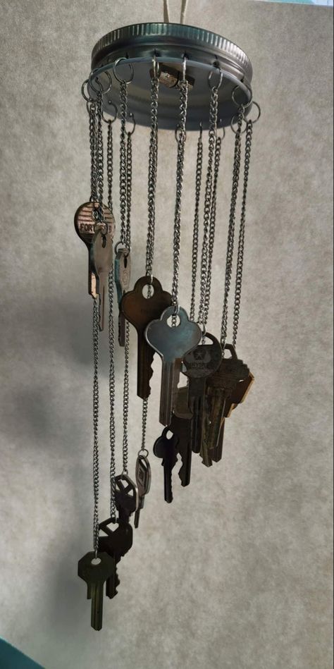 Old Key Crafts, Windchimes Diy, Keys Chain, Amazing Craft Ideas, Key Crafts, Wind Chimes Homemade, Repurposed Necklace, Wind Chimes Craft, Ball Jar