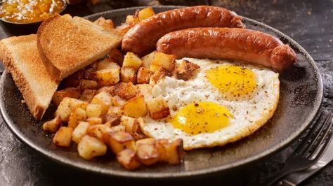 The Best Way To Get Crispier Breakfast Potatoes Requires No Extra Frills Breakfast Ideas Black People, Hunting Meals, Crispy Breakfast Potatoes, Camp Meals, Home Fries, Hunting Camp, Breakfast Potatoes, Roast Potatoes, Fried Eggs