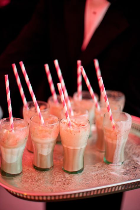 Ideas Para Catering, Summer Wedding Food, Wedding Food Catering, Root Beer Float, Late Night Snacks, Wedding Catering, Wedding Food, Root Beer, Healthy Happy