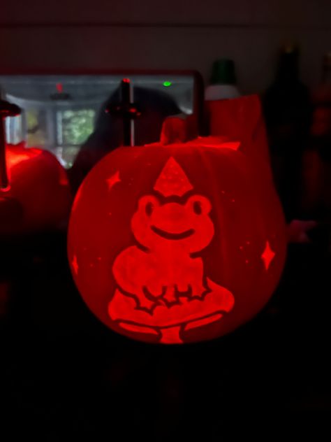 Pumpkin Ideas Carving Cute, Frog Jack O Lantern, Green Pumpkin Ideas Carving, Frog Carved Pumpkin, Cutesy Pumpkin Carving Ideas, Animal Crossing Pumpkin Carving, Frog Pumpkin Carving, Frog Pumpkin, Winnie The Pooh Pumpkin