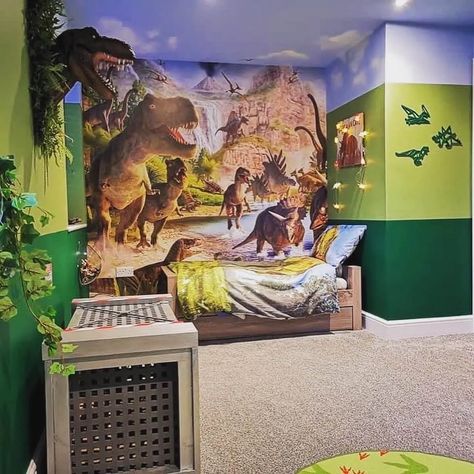 Dinosaur Toy Storage Ideas, Dinasour Theme Bedroom, Jurassic Park Themed Bedroom, Jurassic Park Room Decor, Jurassic Park Bedroom Ideas, Jurassic Park Bedroom, Jurassic World Room, Jurassic Park Room, Jurassic World Bedroom