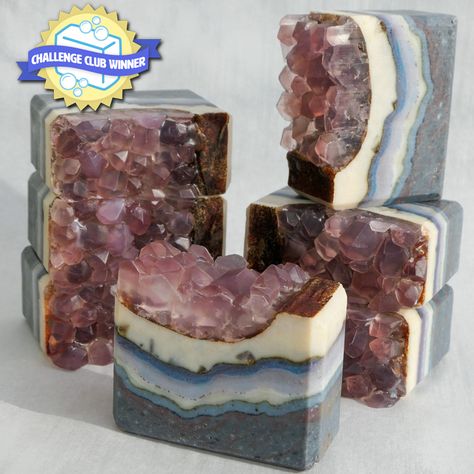 Chass-1st Geode Soap, Alkanet Root, Soap Design Ideas, Bath Stuff, Tik Tok Video, Cold Process Soap Recipes, Crystal Soap, Unique Soap, Pretty Soap