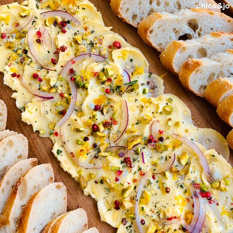 Butter Board Ideas, Butter Boards, Flavored Butter Recipes, Butter Recipes Homemade, Butter Board, Making Butter, Easter Dinner Recipes, Flavored Butter, Best Butter