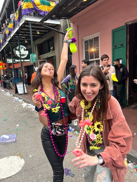 Mardi Gras New Orleans Outfits, New Orleans Trip Outfit, Bourbon Street Outfit, Aesthetic Mardi Gras Outfits, Louisiana Mardi Gras Aesthetic, Women’s Mardi Gras Outfit, Mardi Gras Jacket, Mardi Gras Photos, New Orleans Bourbon Street