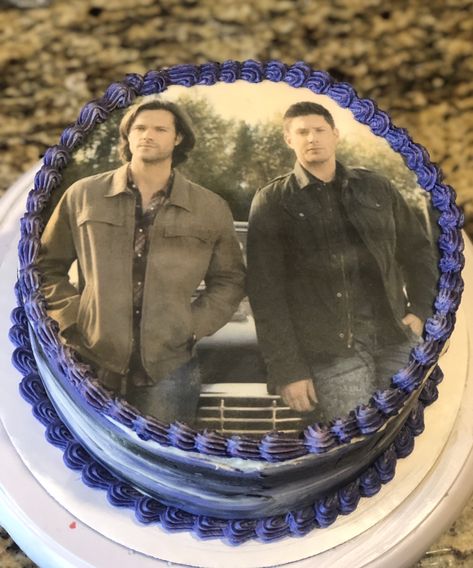 Supernatural Cakes Birthdays, Supernatural Birthday Cake, Supernatural Cake, Supernatural Birthday, Twilight Cake, Supernatural Party, Extreme Cakes, 8th Birthday Cake, 3 Birthday