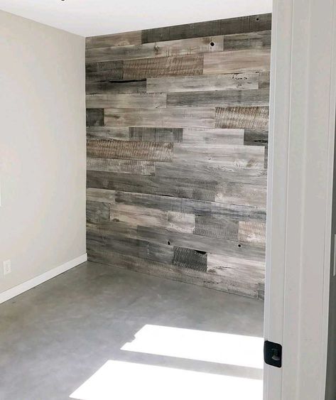 Rustic Wood Accent Wall, Bedroom Makeover Diy, Basement Guest Rooms, Diy Basement, Makeover Bedroom, Rustic Flooring, Basement Makeover, Industrial Bedroom, Wood Accent Wall