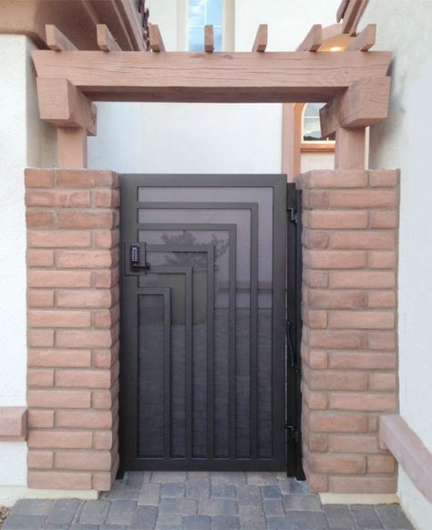 Modern Side Gate, Home Entrance Ideas Outdoor, Entrance Ideas Outdoor, Home Entrance Ideas, Metal Gates Design, Wrought Iron Front Door, Side Gate, Gate Designs Modern, Outdoor Gate