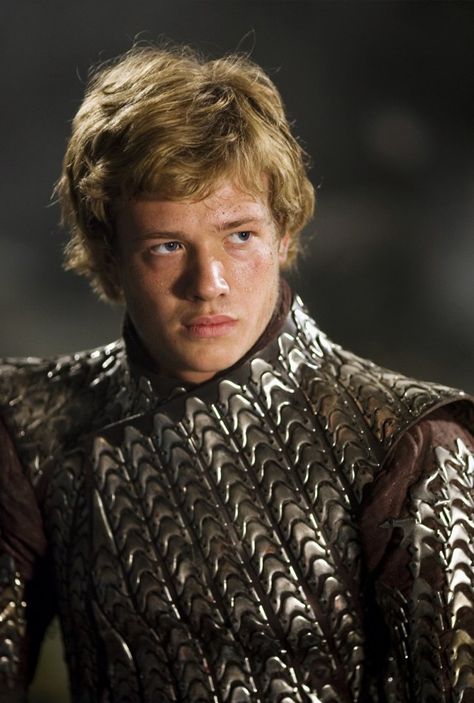 Edward Speelers, Eragon Characters, Eragon Movie, Eragon Saphira, Ed Speleers, Inheritance Cycle, Christopher Paolini, Star Wars Outfits, Knight In Shining Armor