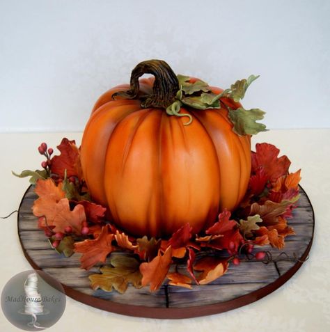 Pumpkin Cake For Fall - Cake by Tonya Alvey Fondant Pumpkin Cake, Autumn Cakes, Pumpkin Shaped Cake, Super Torte, Halloween Torte, Airbrush Cake, Dessert Halloween, Thanksgiving Cakes, Sculpted Cakes