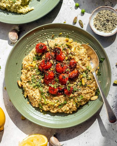 Easy Quinotto Recipe (Vegan Quinoa Risotto) - Romy London Quinotto Recipe, Quinoa Risotto, Toasted Quinoa, Vegan Quinoa, Main Course Dishes, Tomato Season, Roasted Cherry Tomatoes, Tomato Vegetable, Nutritional Yeast