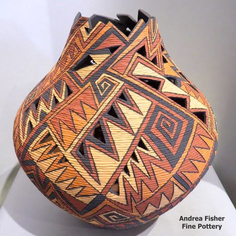 American Indian Pottery, African Pattern Design, Indian Pottery, Pueblo Pottery, Pottery Painting Designs, Gourds Crafts, Vase Crafts, Native American Pottery, Southwestern Design