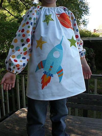 art smock Art Smock Pattern, Painting Smock, Toddler Smock, Kids Art Smock, Smock Pattern, Kids Smock, Apron Pattern Free, Toddler Sewing Patterns, Toddler Painting