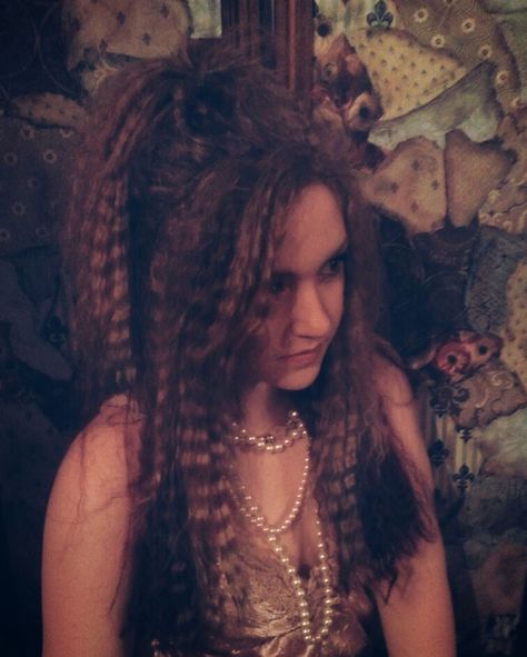 Krimped Hairstyles, 80s Crimped Hair, Crimped Hairstyles, 2000s Hairstyles, Teenage Hairstyles, Pins Board, Alt Makeup, Crimped Hair, 80s Hair