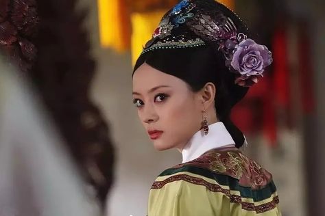 sun li as zhen huan in the legend of zhen huan (2011) Zhen Huan, Empresses In The Palace, Cross Tree, Story Of Yanxi Palace, The Other Boleyn Girl, Constantine The Great, Richard Ii, Ruyi's Royal Love In The Palace, Chinese Historical Drama