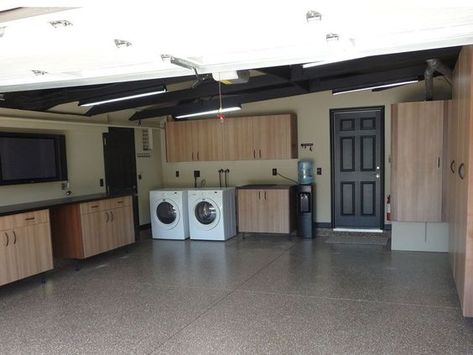 Laundry Rooms Ideas, Garage Laundry Rooms, Floor Concrete, Garage Boden, Gym Garage, Home Gym Garage, Garage Laundry, Garage Renovation, Residential Garage