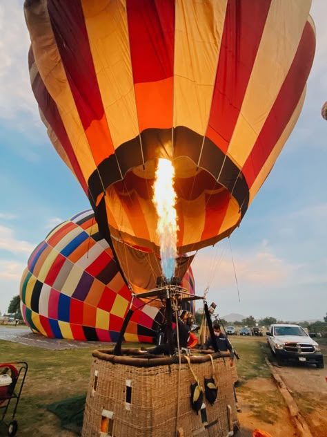 Hot Air Balloon Festival Albuquerque, Hot Air Balloon Aesthetic, Katia Core, Hot Air Balloons Photography, Date Inspo, Fire Energy, Air Balloon Festival, Balloons Photography, High On Life