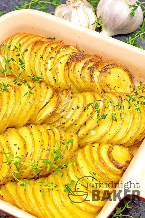 Yukon Gold Roast Potatoes Yukon Potato Recipes, Gold Potato Recipes, Potato Side Dishes Easy, Potato Side Dish, Gold Potatoes, Roasted Potato Recipes, Yukon Gold, Potato Recipes Side Dishes, Thanksgiving Recipes Side Dishes