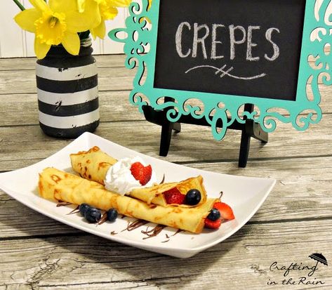 Easy Crepe Bar Crepe Bar Party, Blonde Brownies Recipe, Christmas Hor D'oeuvres, Blonde Brownie Recipe, Crepe Station, Crepe Party, Crepe Bar, Sleepover Fun, Blonde Brownies