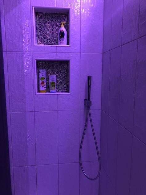 Aesthetic Showers, Aesthetic Shower, Baddie Room, Girly Bathroom, Pastel Room Decor, Dream Shower, Gold Rooms, Purple Bathrooms