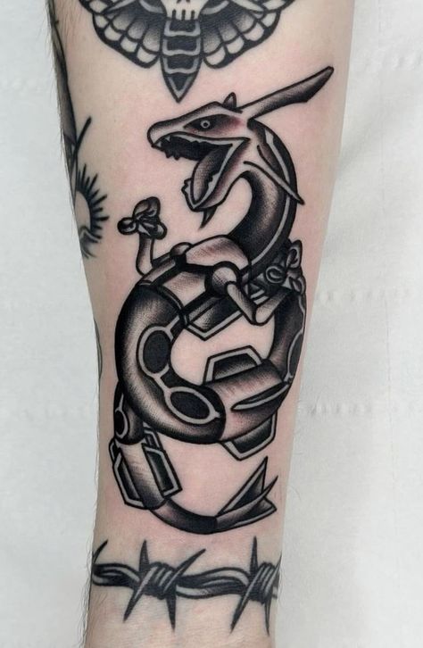 Cool Pokemon Tattoos, Tattoo Ideas Pokemon, Rayquaza Tattoo, Tatos Ideas, Pokemon Tattoo Design, Tattoos Pokemon, Pokemon Tattoo Ideas, Ash Tattoo, Joel Tattoo