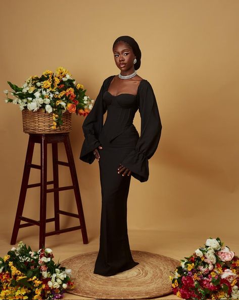 Nigerian Photoshoot Ideas, Modest Birthday Photoshoot Ideas, Black Birthday Shoot, Birthday Shoot Outfit Ideas For Women, Chic Dresses Classy Party, African Photoshoot, Modest Birthday Outfit, Birthday Outfit Ideas For Women, Birthday Outfit Ideas