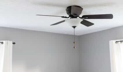 Which Way Should a Ceiling Fan Turn in the Winter? Fan Direction, Celing Fan, Ceiling Fan Direction, Ceiling Fan Switch, Ceiling Fan Blades, Fan Blades, In The Winter, Winter Time, The Winter