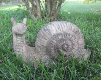 ConcreteDesignStudio (by rose youngsam) - Etsy Snail Garden, Pottery Idea, Cement Statues, Snails In Garden, Garden Figures, Cement Garden, Mermaid Statues, Concrete Statues, Portland Cement