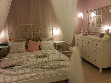 Bedroom Designs For Small Rooms | iCreatived Ikea Leirvik, Ikea Room, Interior Room Decoration, Tumblr Bedroom, Ikea Bedroom, Ikea Bed, Trendy Home, Curtains Bedroom, Cozy Bed