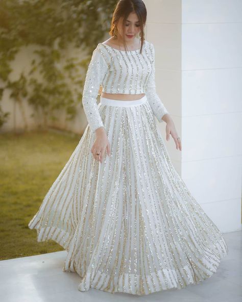 Patiyala Suits, Simple Lehenga, Gown Party Wear, Lehenga Designs Simple, Saree Lehenga, Fancy Dresses Long, Dress Design Patterns, Designer Saree Blouse Patterns, Beautiful Dress Designs