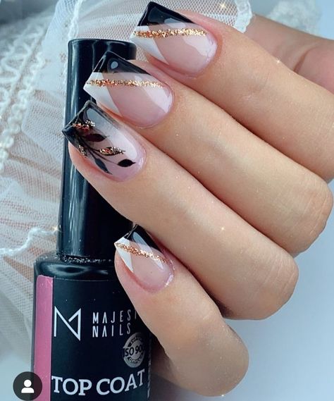 Initial D Nails, Dark Blue Nails Design, Aesthetic Nails Fall, Nails Extension Designs, Almond Nails Autumn, Red Nails Dark, C Nails, Nails Drawing, Fancy Nails Designs