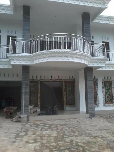 Ali Ansari, Balcony Glass Design, Steel Railing Design, Castle House Design, Staircase Designs, House Front Door Design, Bedroom Built In Wardrobe, Grill Gate Design, House Balcony